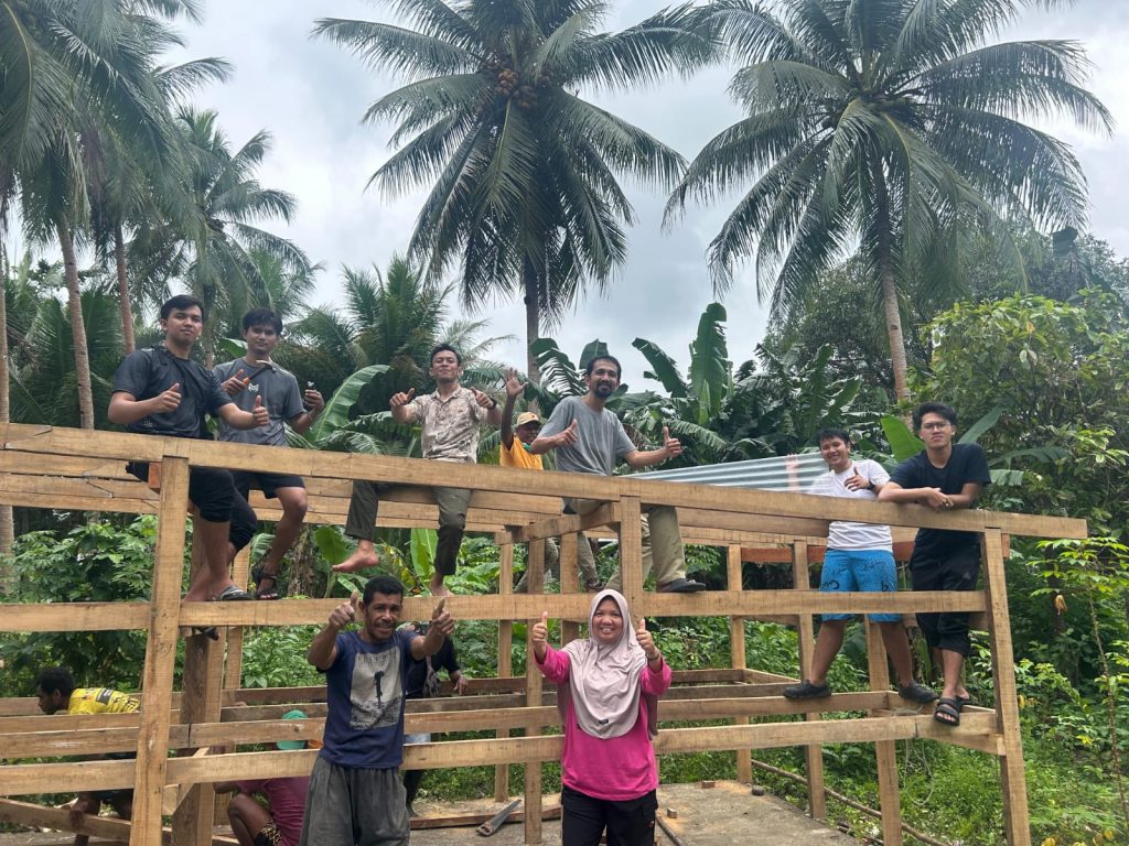 Rumah Garam: Kolaborasi Akademisi dan Masyarakat untuk Pemberdayaan Pesisir di Pulau Seram