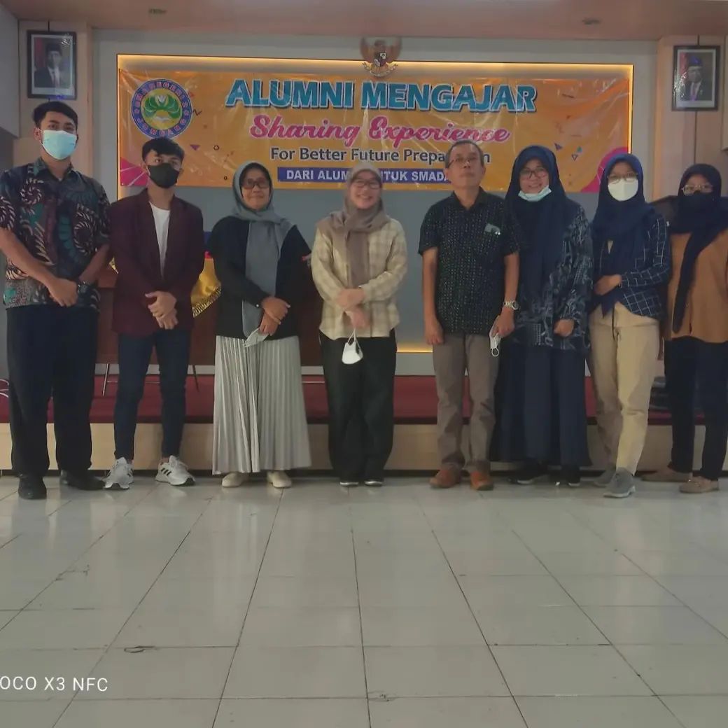 Kegiatan Alumni mengajar dari ITB oleh Wakil Dekan Bidang Sumberdaya, alumni SMAN 2 Jombang