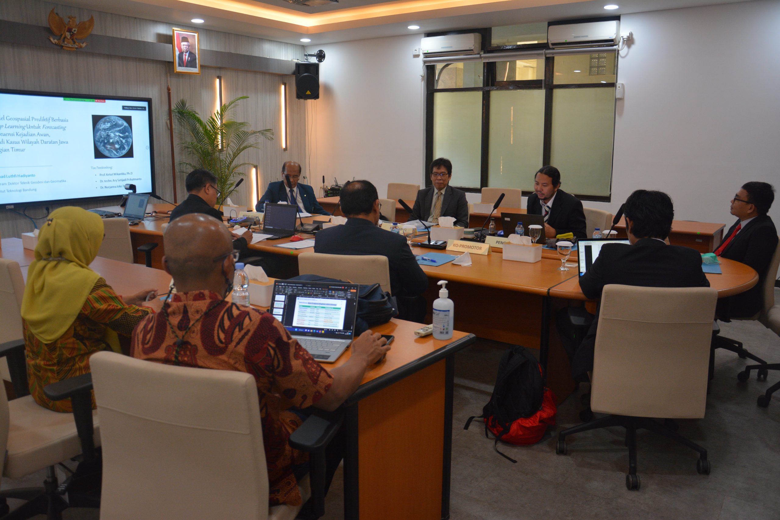 Sidang Tertutup Mahasiswa Program Doctor Teknik Geodesi & Geomatika