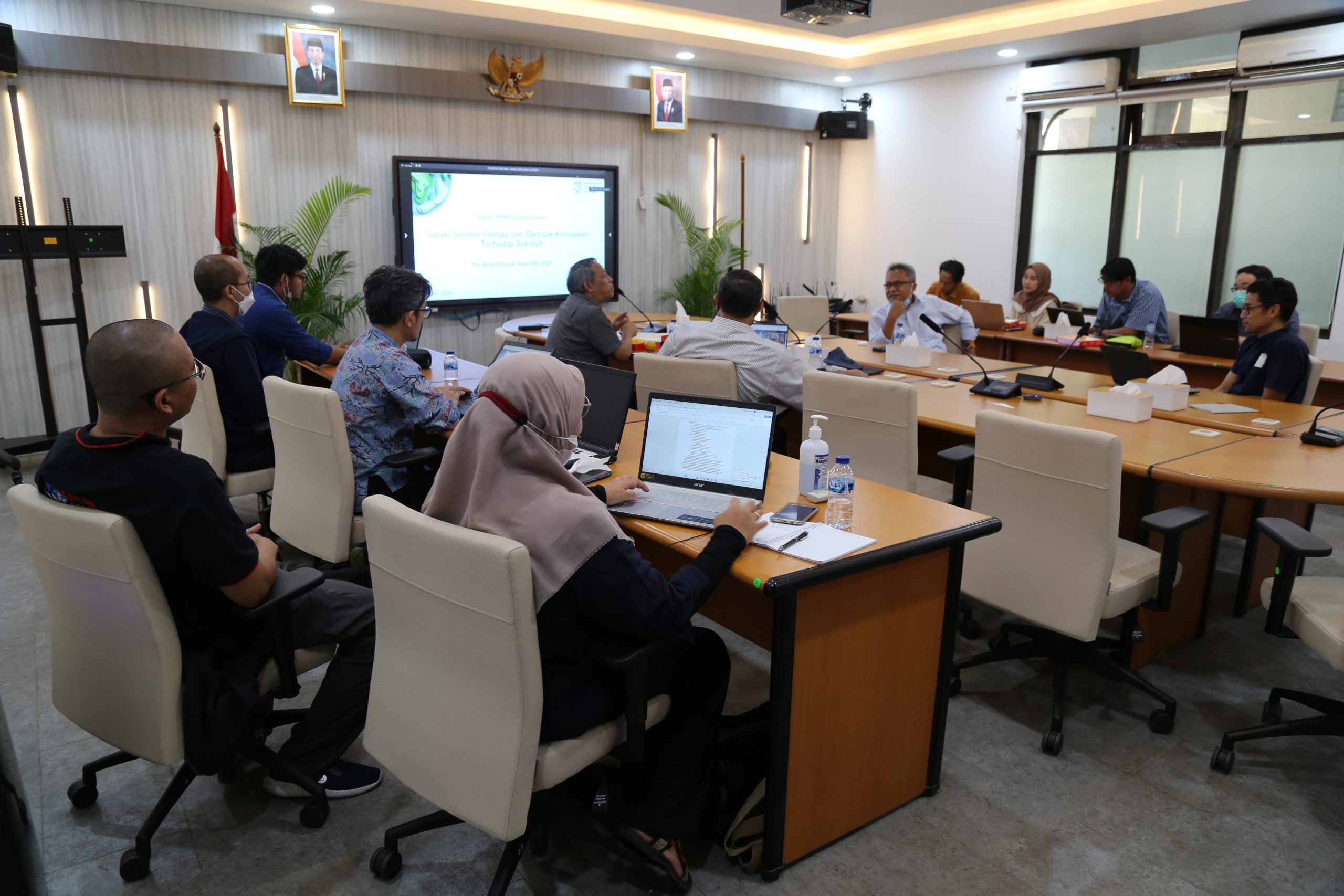 Diskusi PPMB Gempa Cianjur Survei Sumber Gempa dan dampak Kerusakan Terhadap Sekolah Tim Riset Disaster Risk ITB-LPDP