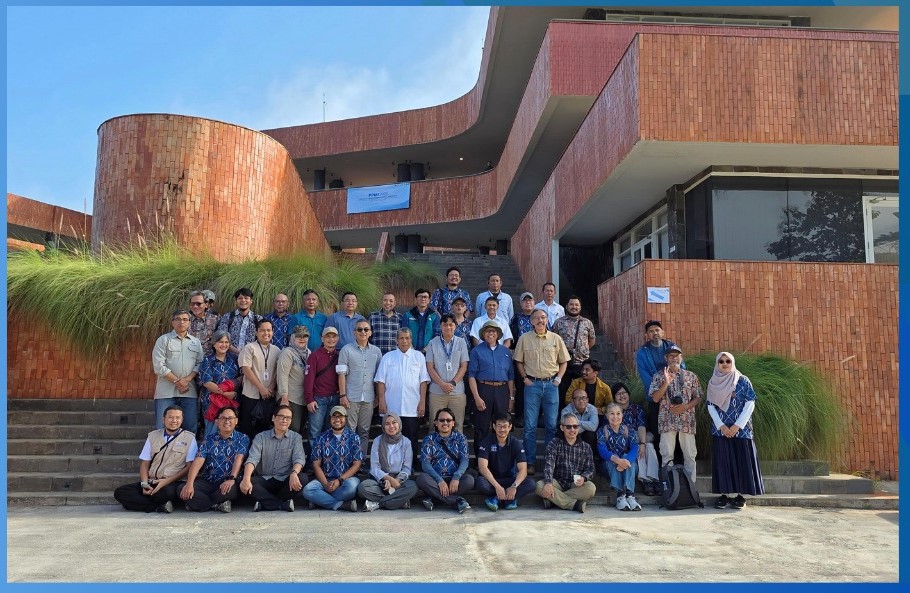 Kunjungan Rektor ITB dan Bupati Kebumen di Kampus Geologi Lukulo