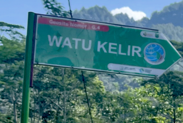 Menjelajahi Keajaiban Geologi di Watu Kelir, Karangsambung: Batu Bantal dan Sejarah Laut Dalam
