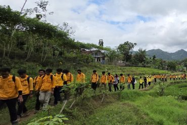 Menjelajahi Laboratorium Alam: Cerita dari Kuliah Lapangan Geologi Karangsambung 2025