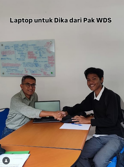 Laptop Untuk Dika Dari Pak WDS