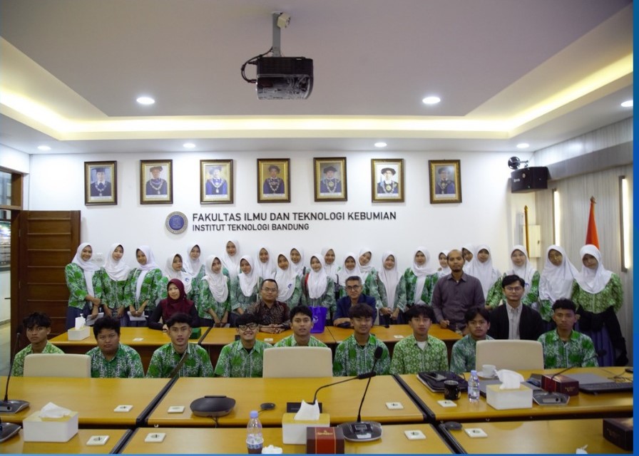 Kunjungan dari SMA Islam Al Azhar 21 Sukabumi ke FITB-ITB